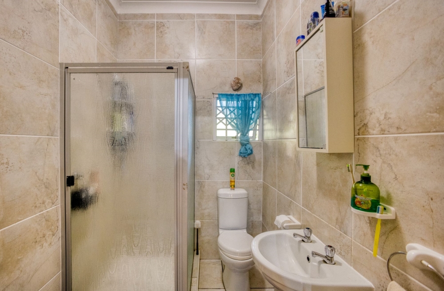 5 Bedroom Property for Sale in Gonubie Eastern Cape